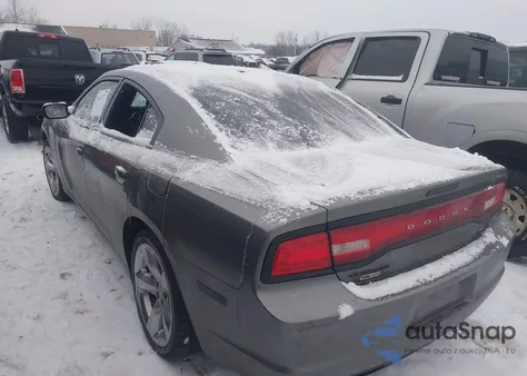 2011 Dodge Charger R/T z USA, uszkodzony, nr VIN 2B3CL5CT0BH610276